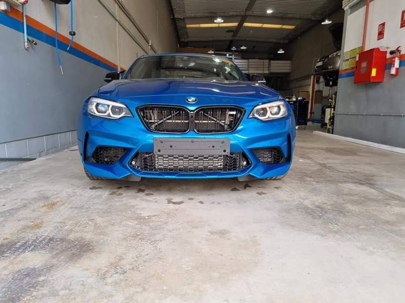 Reparación parte frontal de un BMW M2 Performance 3