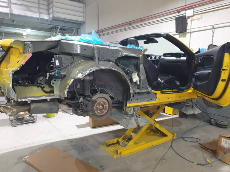 Reparación costado lateral Ford Mustang 2