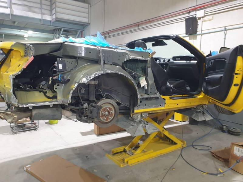 Reparación costado lateral Ford Mustang 2