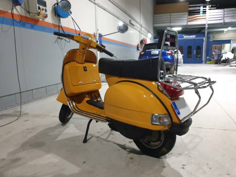 Pintado de una Vespa 125 4